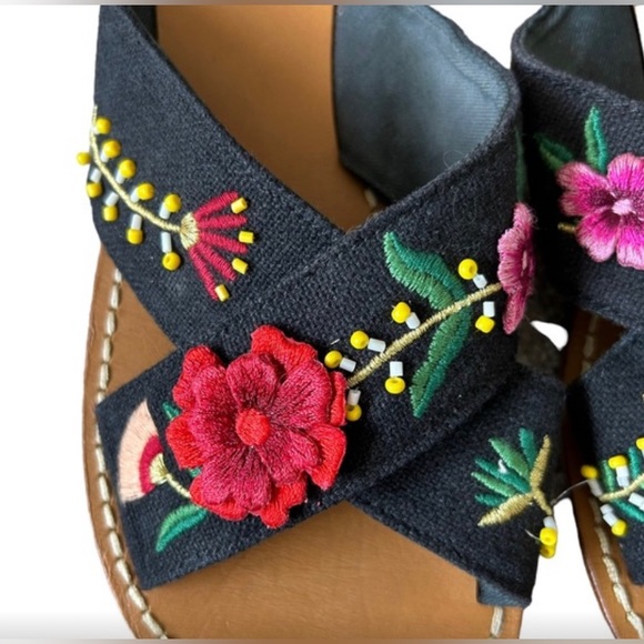 Soludos floral and beaded cross strap sandals - Picture 3 of 6